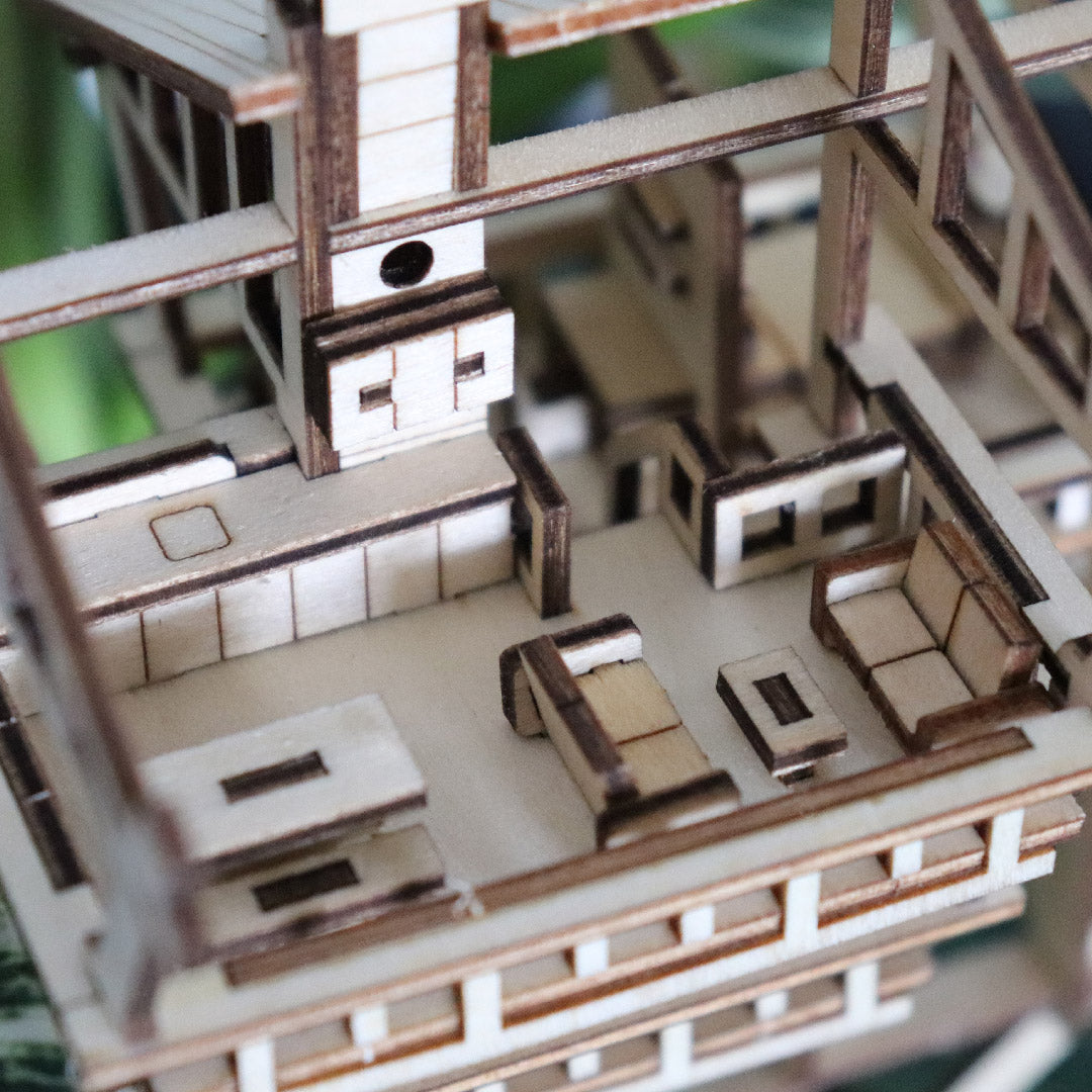 Tiny Treehouses – Tropical Lookout DIY Model Kit with LED Lights