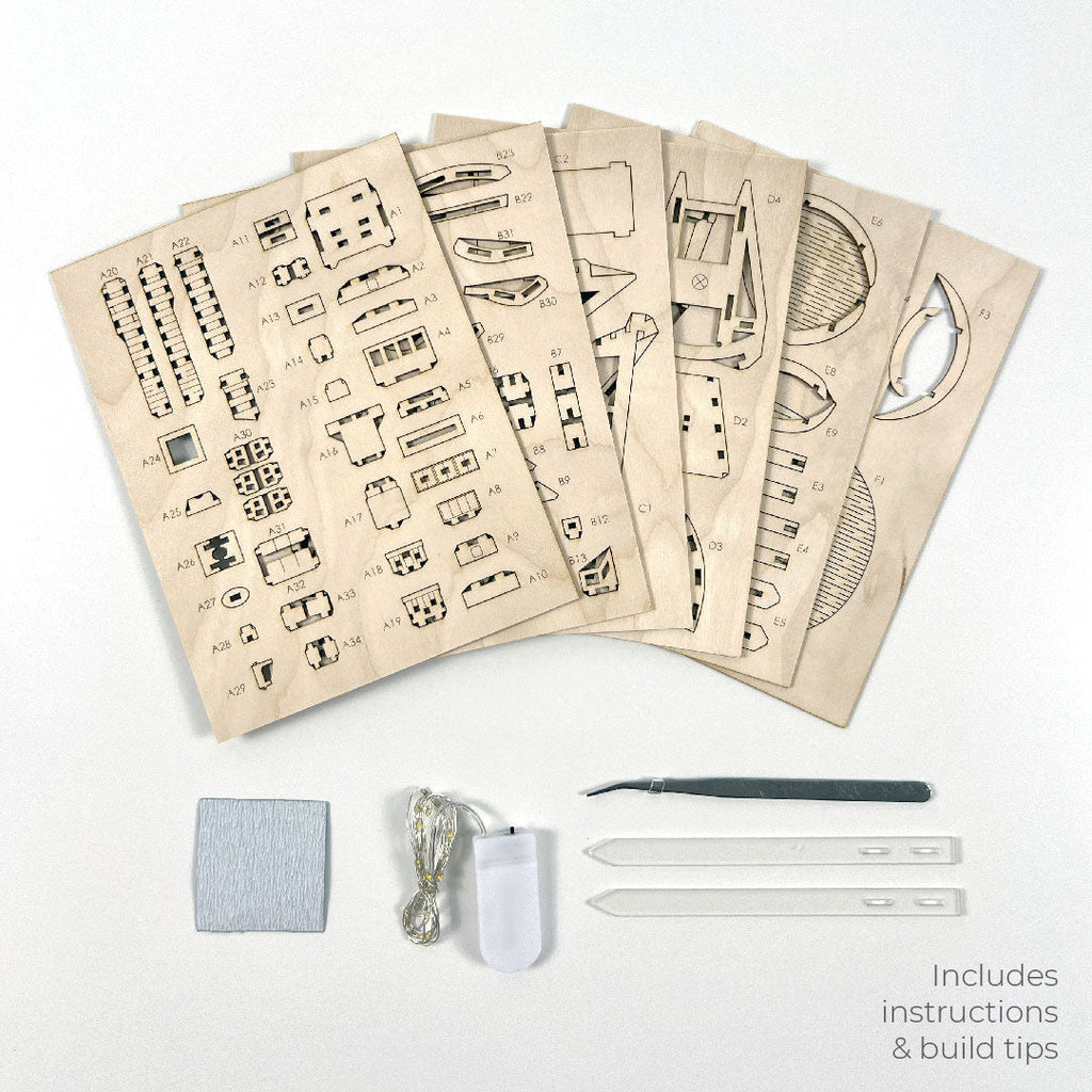 Tiny Treehouses – Horizons Edge DIY Model Kit with LED Lights