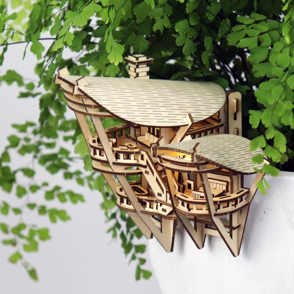 Tiny Treehouses – Horizons Edge DIY Model Kit with LED Lights