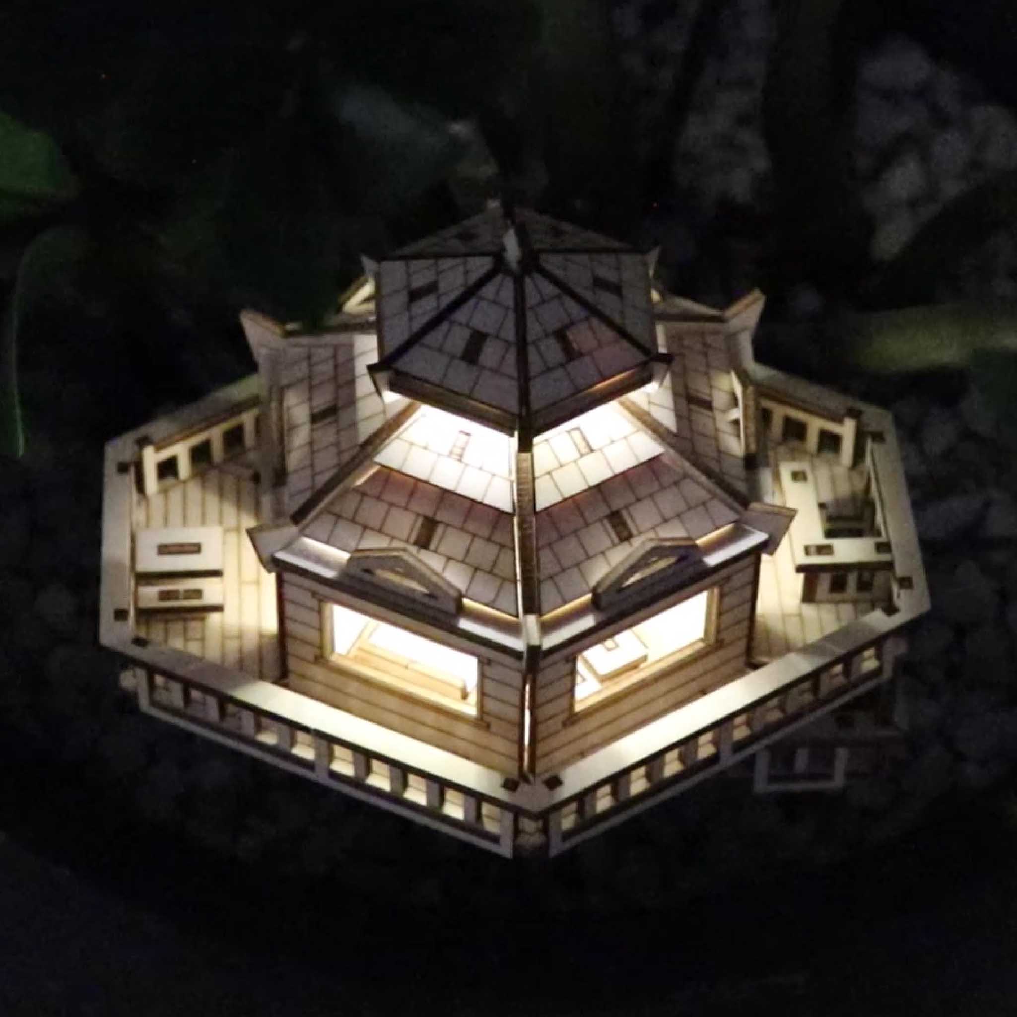 Tiny Treehouses – Woodland Outpost DIY Model Kit with LED Lights