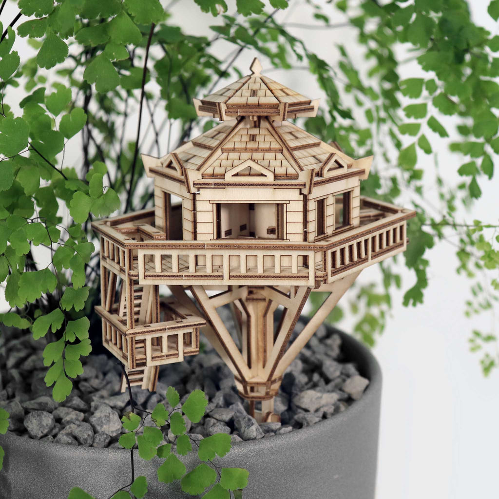 Tiny Treehouses – Woodland Outpost DIY Model Kit with LED Lights